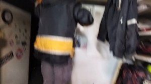 Дюбель в бетон постройки СССР. Не повторять.