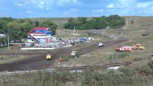 Автокросс Рязань 27.08.11 полет Зелепукина Газ 53