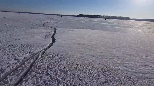Winter fun at Minsk Sea - Riding EUC on ice with thin snow