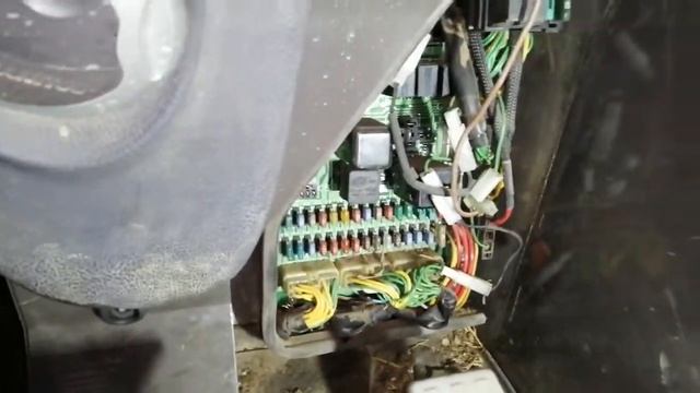 Диагностика и ремонт электрооборудования телескопического погрузчика MANITOU MLT 634 LSU смотреть онлайн