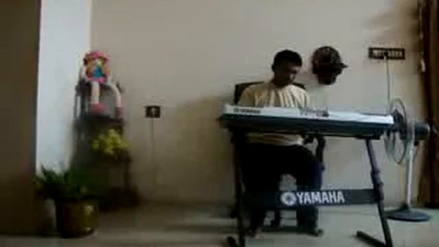 Me playing YAMAHA PSR "Manguilae Poonguilae" смотреть онлайн