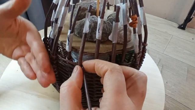 МК. Корзинка. Ажурный узор из газетных трубочек (3)Basket. Openwork pattern.
