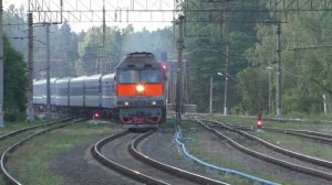 ТЭП70-0305 с поездом №051Б Санкт-Петербург – Брест на станции Вырица