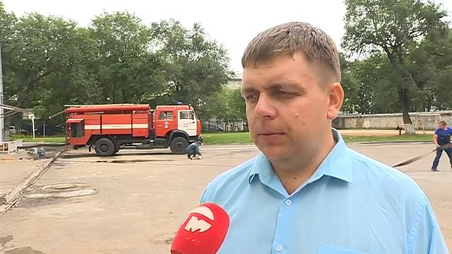 Спасатели откачивают воду из социально значимых объектов города смотреть онлайн