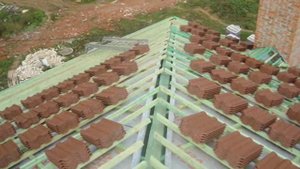 Монтаж кровли и укладка натуральной черепицы