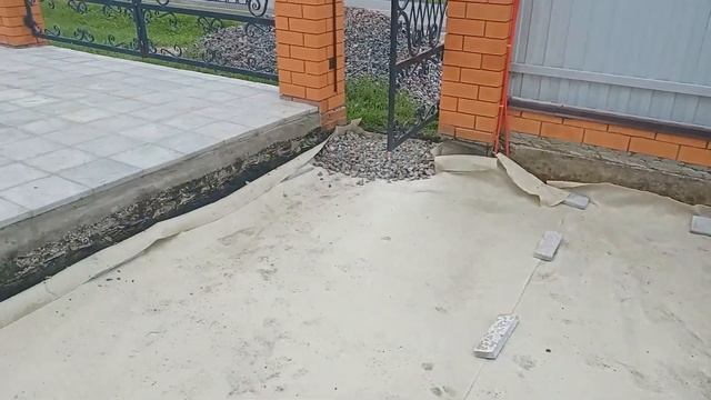 Укладка плитки во дворе своими руками смотреть онлайн