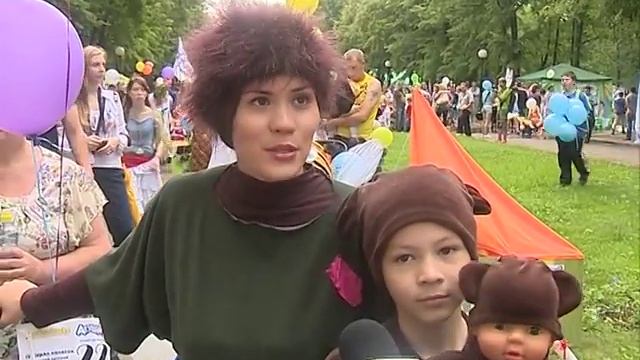 В Ярославле прошел парад колясок смотреть онлайн