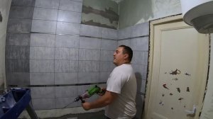 Укладка плитки в ванной, зарабатываю на путешествия. Кем работает Гайдук Роман