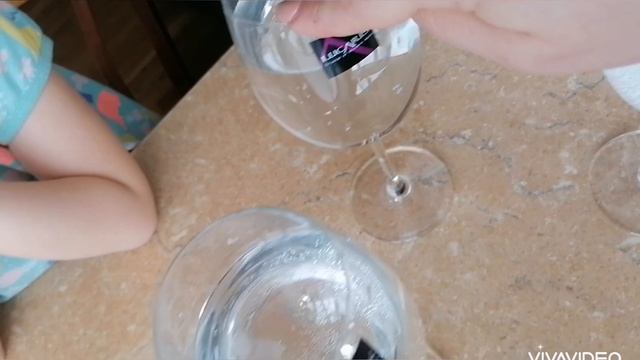 Гра на келихах. Музыка на бокалах. Музикальные бокалы. Опыты с детьми. Експеременти з дітьми