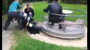 Что будет если совместить скутер и карусель?