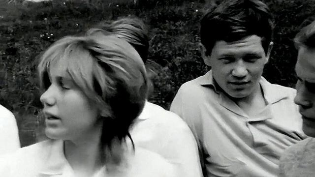 1967 год. Тюмень. Выпускники на природе.