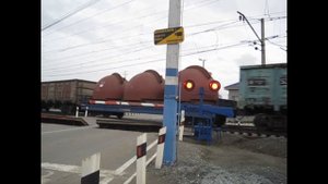 "Тройной" ВЛ10К с грузовым поездом следует от станции Мисяш