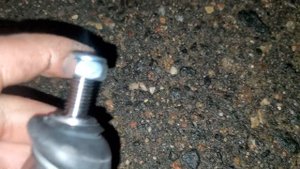 Тяги стабилизатора, какие ходят 100 тысяч километров? Как определить их стук без подъемника.