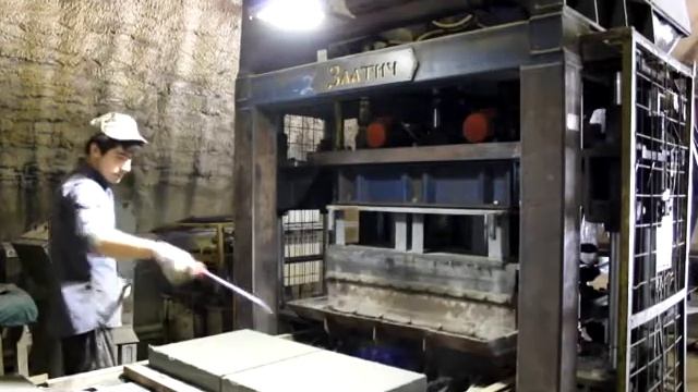 Работа вибропресса «Златич»