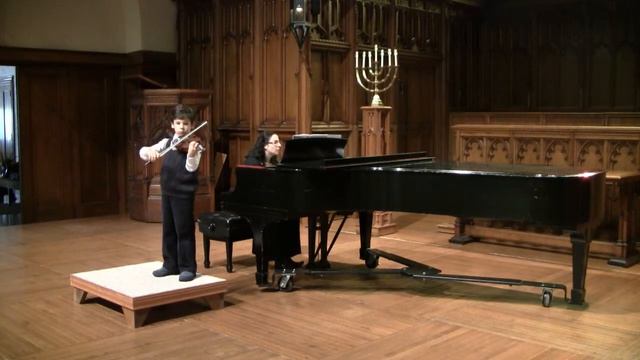Danilo (Dacha) Thurber (9) plays Meditation from Thais by Massenet on his violin смотреть онлайн