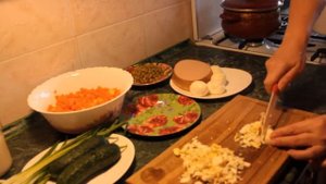 Салат "Оливье "- со свежим огурцом.