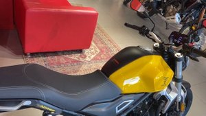VOGE 350AC yellow, 2023
