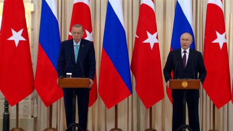 Владимир Путин и Реджеп Тайип Эрдоган подвели итоги переговоров на пресс-конференции в Сочи