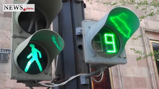 Traffic Light with sound signal смотреть онлайн