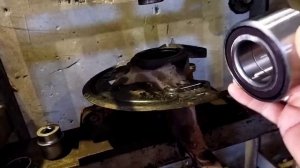 Замена переднего ступичного подшипника Ларгус, Логан