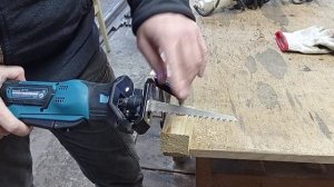Сабельная пила Makita JR103D