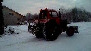 Трактор МТЗ 82  с двигателем д245 от бычка с поворотным снеговым отвалом