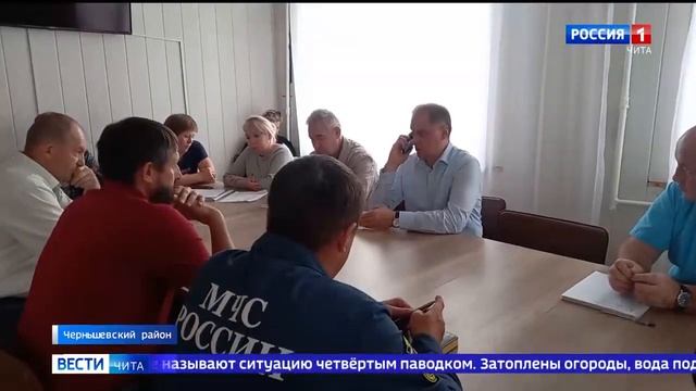 Александр Скачков распорядился устранить последствия паводка на улице Первомайской в Чернышевске