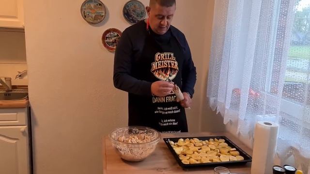 Шашлык в духовке на Картофельной подушке и Грибы!!!