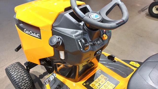 Садовый трактор Cub Cadet XT 1 OS96