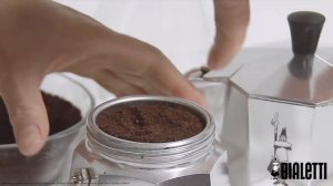 Обзор «Кофеварка гейзерная Bialetti "Moka Express", на 6 чашек, 300 мл, цвет стальной»