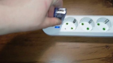 Удлинитель сетевой 2 метра с USB портами.