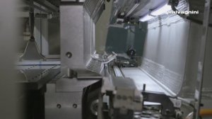 Salvagnini panel bending: P2 bends a shelf