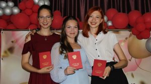 9 классов школьной жизни пролетели Полина