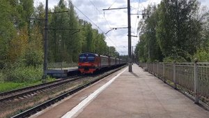 "Гудок, как в метро!" Электропоезд ЭД4М-0371 на ст. Пост Ковалёво