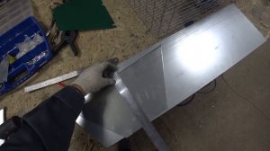 Кормушка для кроликов. Промышленная кормушка тарельчатого типа.