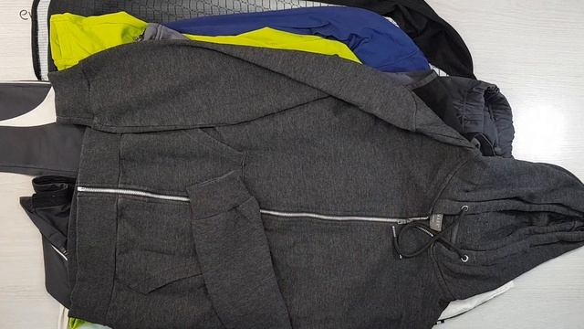 05422 Adult Sports Wear (Спортивный микс м/ж Cream+HQ)№18 19,70кг 10,80€ за кг 73 ед смотреть онлайн