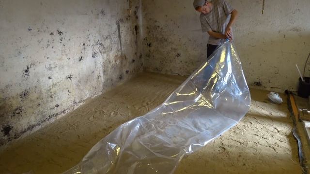 СТРОИМ ТЕПЛЫЙ САРАЙ ДЛЯ КОЗ часть 3. Заливка бетонного основания / ПЕРЕЕЗД В ДЕРЕВНЮ