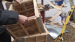 Как сделать улей из Камыша для пчел. Готовый корпус на 10 рамок под мед для пасе