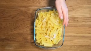 Свинина в духовке с картошкой и сыром .