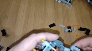 Собираем Лего детский конструктор.