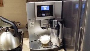 SUPER Coffee Machine DELONGHI ESAM 5600.S Perfecta BEST coffee machine !!