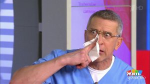 Как правильно сморкаться. Жить здорово! Фрагмент выпуска от 06.02.2017