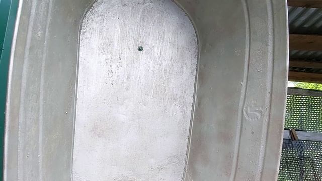 Декоративная цветочница своими руками из старого корыта