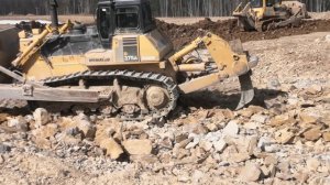 Komatsu D375