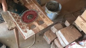 Как сделать отверстие в плитке под розетку. Вырезаю 8-ку