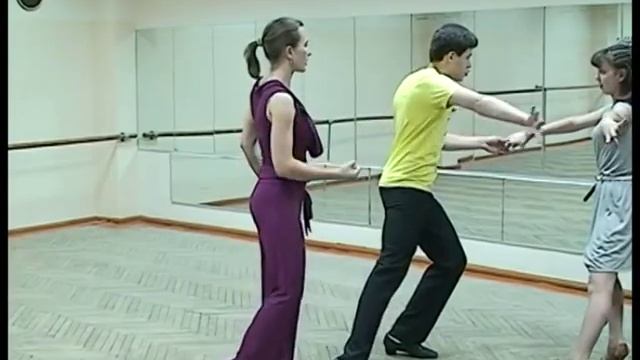 п.Кедровый Дом культуры ...танцы.avi
