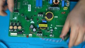 Установка умной обманки на плату холодильника LG EBR652501