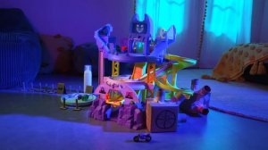 Crime Fighter Car Wash! ? | Batwheels Toy Adventures | @dckids