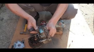 Ремонт генератора. Hyundai Terracan (хёндай терракан) Как поменять щётки на генераторе.