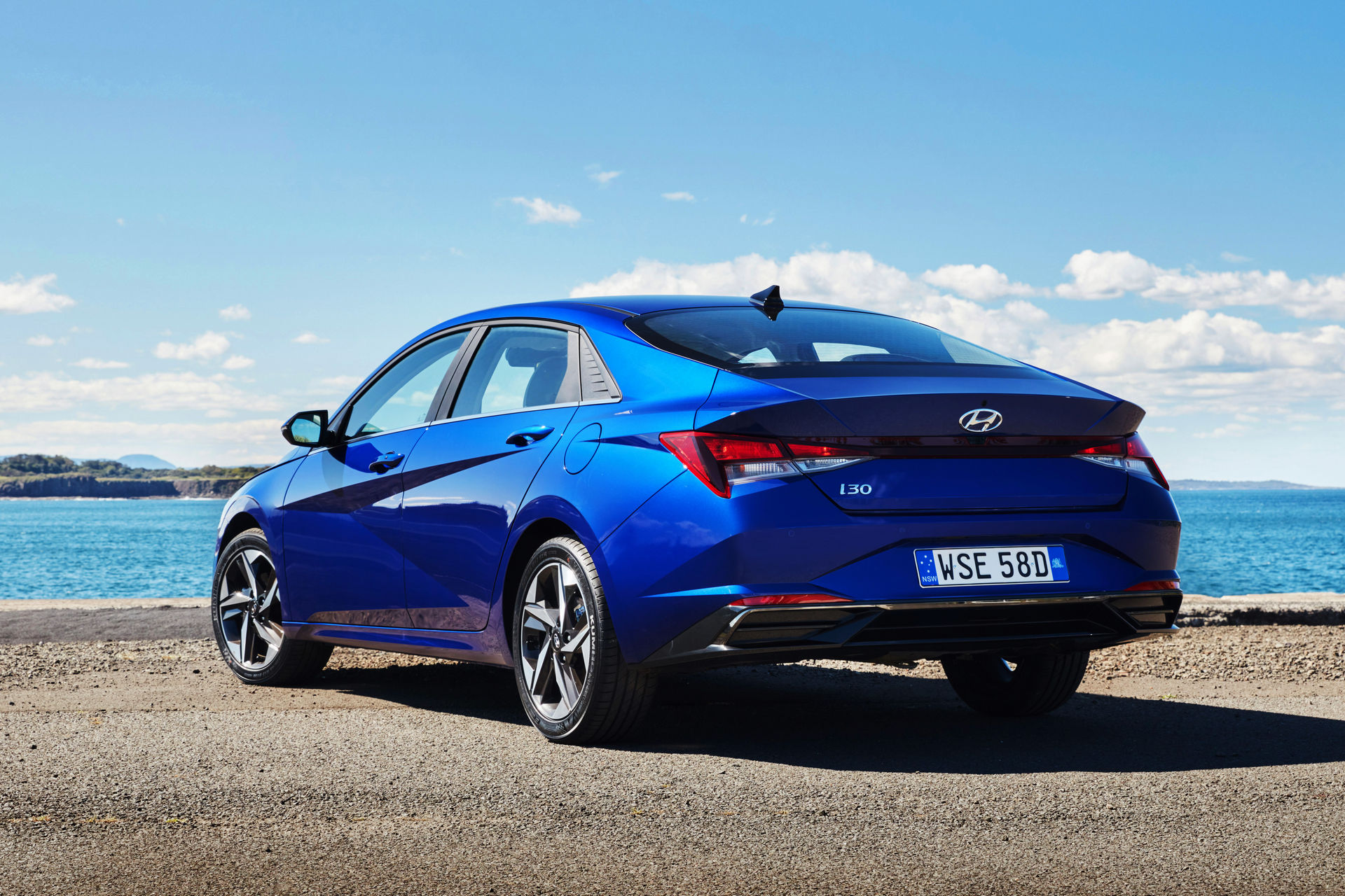 Elantra 2022. Hyundai i30 седан. Hyundai i30 2022. Hyundai i30 2021. Хендай Элантра 2022 седан.